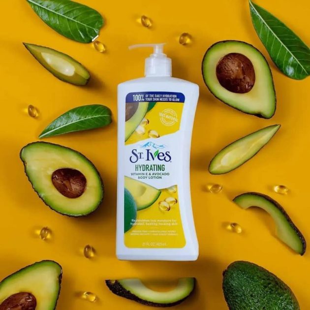 ST IVES HYDRATING VITAMIN E & AVOCADO BODY LOTION - Image 3